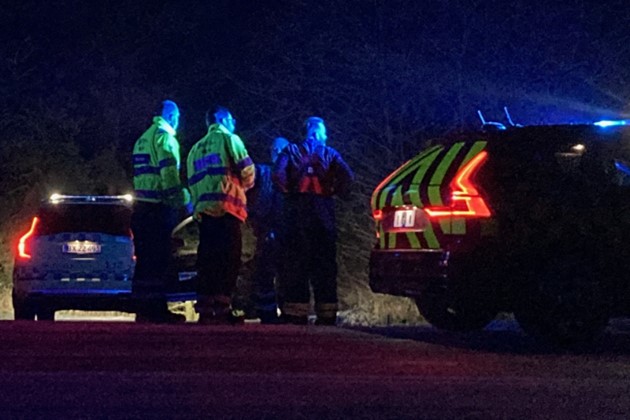 <em>Anmeldelsen om fund af en livl�s kvinde sendte b�de politi og redningsmandskab til Balka. Foto: Presse-fotos.dk</em>