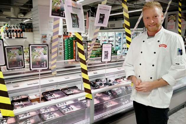 <em>Sagtermester Jonas Holm er stolt af Menys nye produkt.</em>
