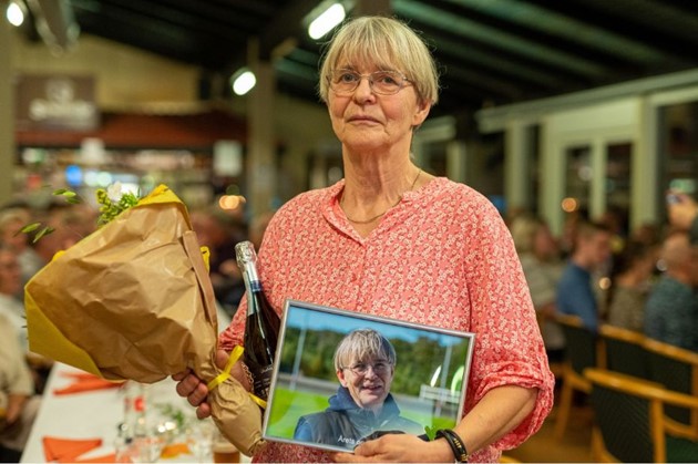 <em>Lise Henriksen blev for fjerde �r i tr�k k�ret som den bedste opdr�tter p� Bornholm. Fotos: Torben Ager / Travfoto Bornholm</em>