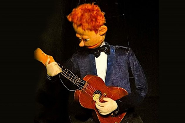 <em>Mr. Barti er en dygtig musiker � og en endnu bedre performer.</em>