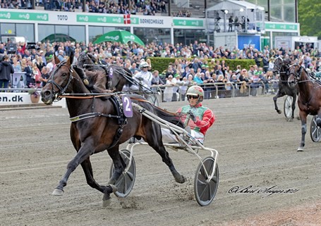 <em>Extreme med Steen Juul vinder i banerekord 1.09,7. Foto: Burt Seeger</em>