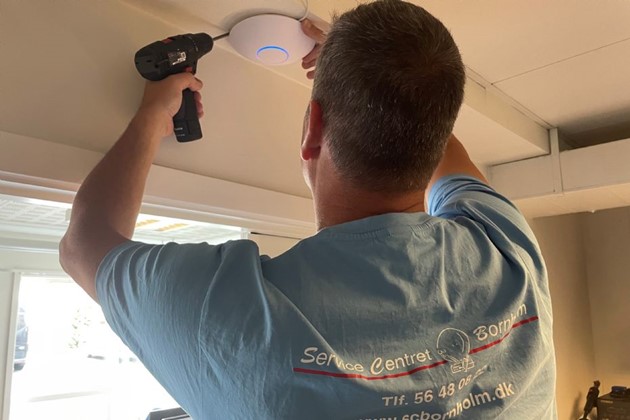 <em>Service Centret Bornholm har succes med at puste mere liv i sl�ve internetforbindelser. Foto: Bjarne Hansen</em>