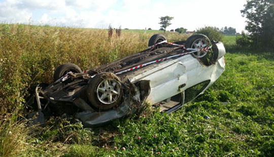 Kvindelig biltyv i f�ngsel