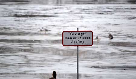 Al f�rdsel p� isen er forbudt