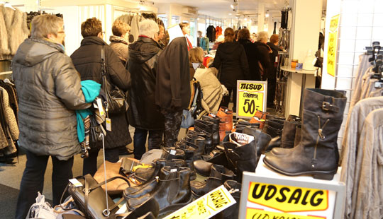 Sort af mennesker til udsalg