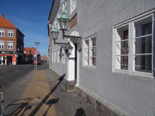 72-�rig n�gter fors�g p� manddrab