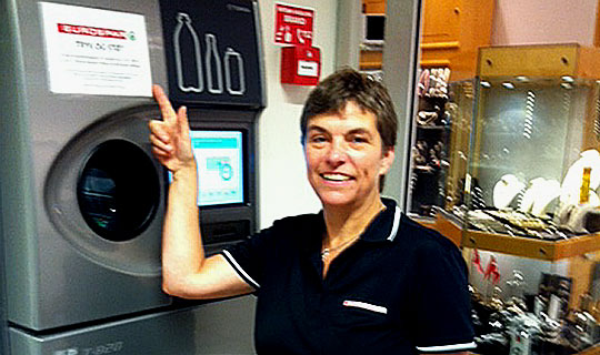 Julehj�lp fra lokal k�bmand