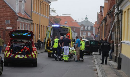 Cyklist k�rte ind i bil i R�nne