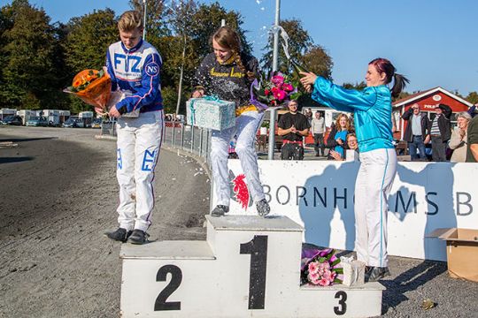 Laura vandt ungdomsserie