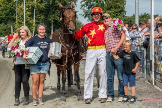 Mercedez Jenz p� Falster i aften