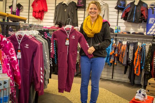 Sort fredag i Intersport