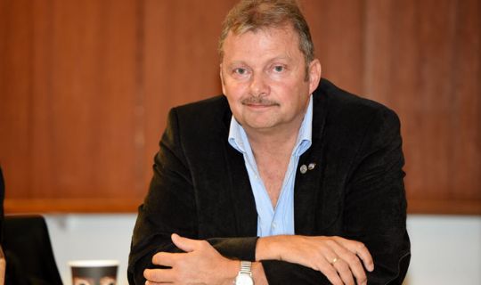 Skarp kritik af Kim Bjelstrand