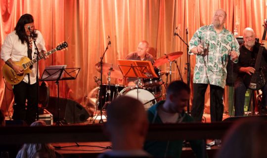 Rislund og Jul i pakhuzet