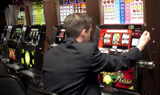 D�mt for at stj�le spillem�nter