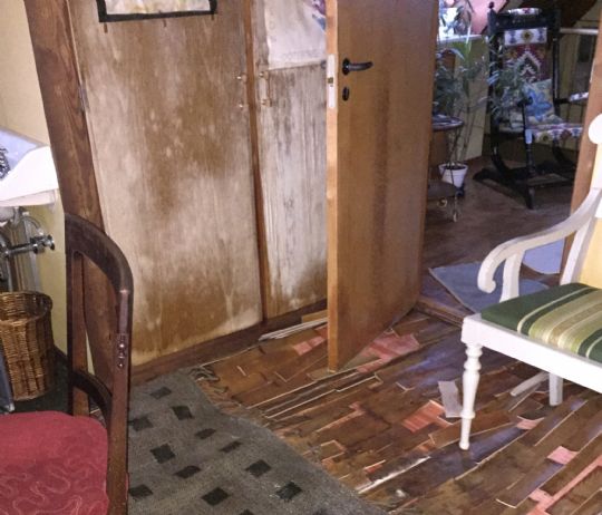 Hus i Gudhjem �delagt af vand