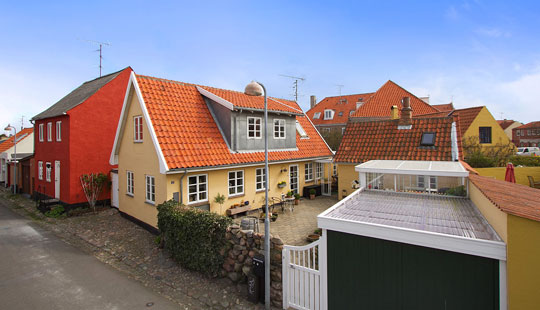 Byhus i R�nne med garage