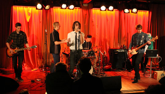 Ungt band p� ny stor opgave