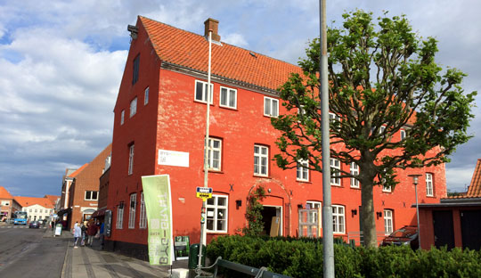 �bent Hus i Det R�de Pakhus