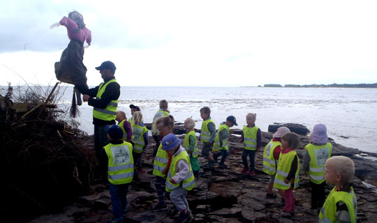 B�rn lavede heks til Balkas b�l