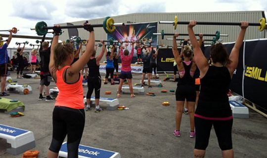 Moderne fitness i regn og bl�st
