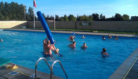 Kronede dage i sv�mmebad