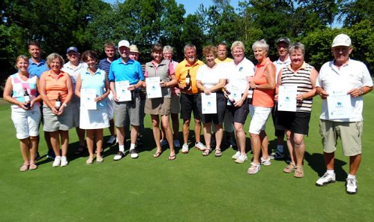 83 deltog i golfmatch