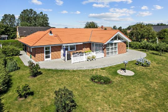 Indflytningsklar villa i Snogeb�k