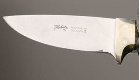 Kvinde d�mt for knivstik