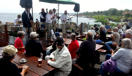 Kendt jazzband ramt af sygdom