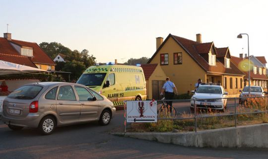 Dreng p�k�rte bil i Listed