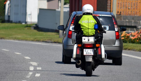 Politiet holder fartkontrol