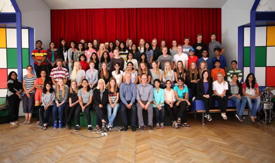 Elever har bes�g fra Indien