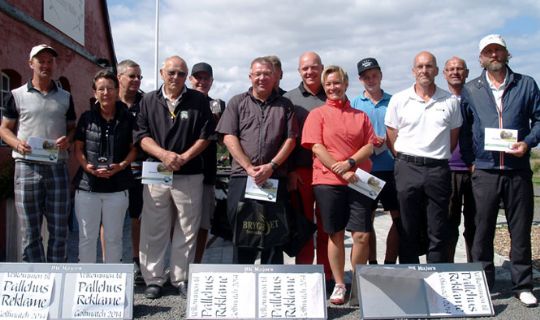 Golfmatch i sommerbl�st