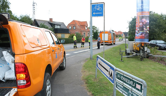 Bil efterlod oliestribe