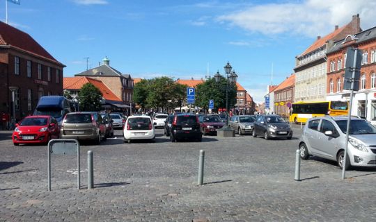 32-�rig tiltalt for tyveri og r�veri