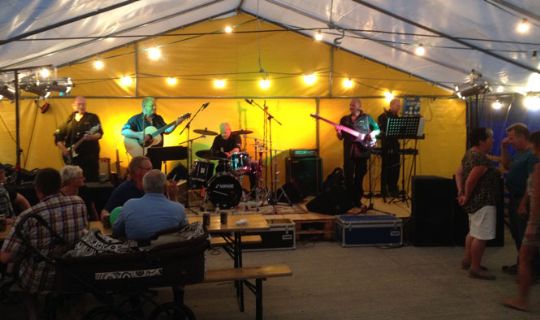 Festuge sluttede med maner