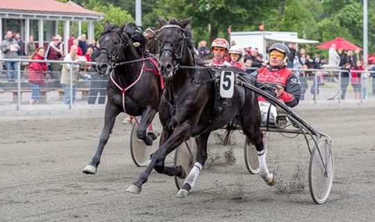 Lind-Holm overtog f�ringen