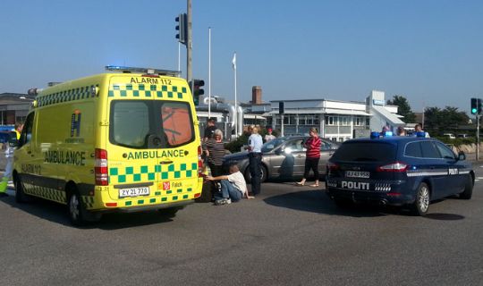 Mandlig cyklist p�k�rt