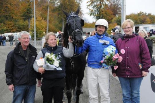 Bornholmske piger til l�b i Estland