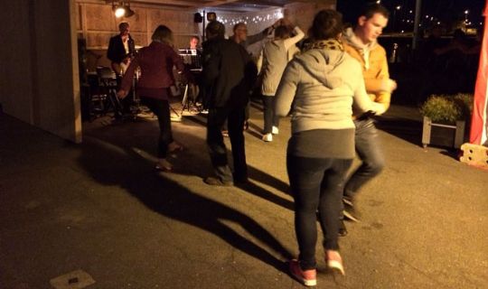 Asfaltbal p� Nex� Havn