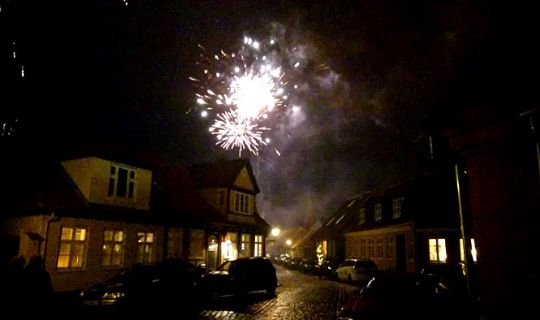 To unge skadet af fyrv�rkeri