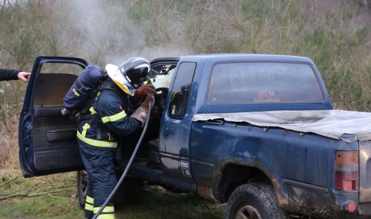 Brand i bil ved lufthavnen