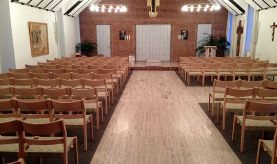 Nye stole i R�nne Kapel