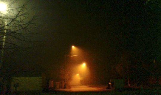 Gadelampe �delagde bil