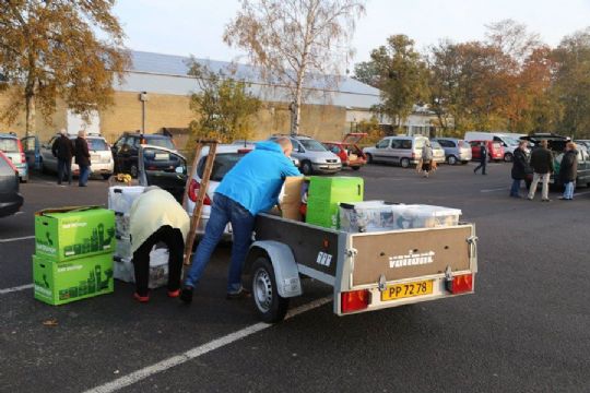 Kr�mmere og kunstnere holder stort marked