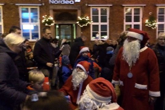 Tr�ngsel om julemanden i Nex�