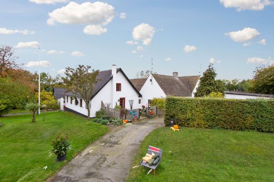 Hesteejendom med ferielejlighed