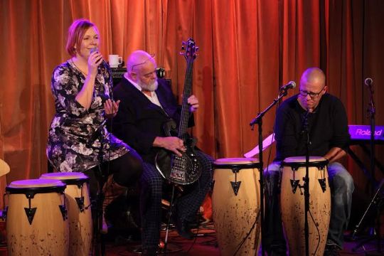 Varm l�rdag i Raschs