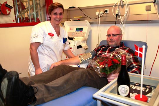 Frank har givet blod 100 gange