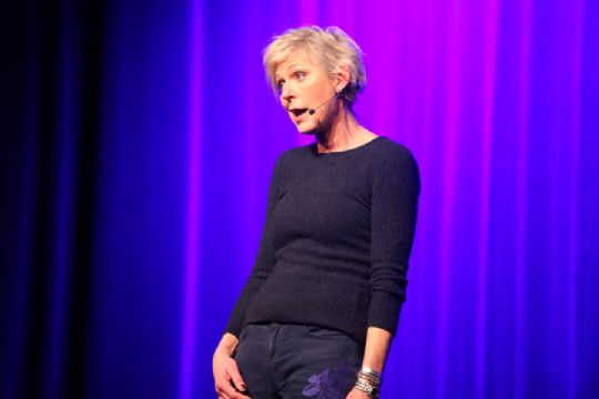 S�s Egelind slap humoren l�s